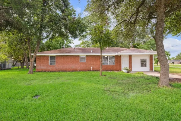 $1,700 | 2331 32nd Avenue North, Texas City, TX 77590