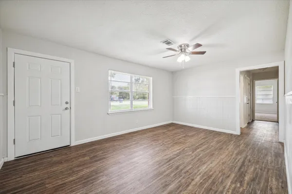 $1,700 | 2331 32nd Avenue North, Texas City, TX 77590