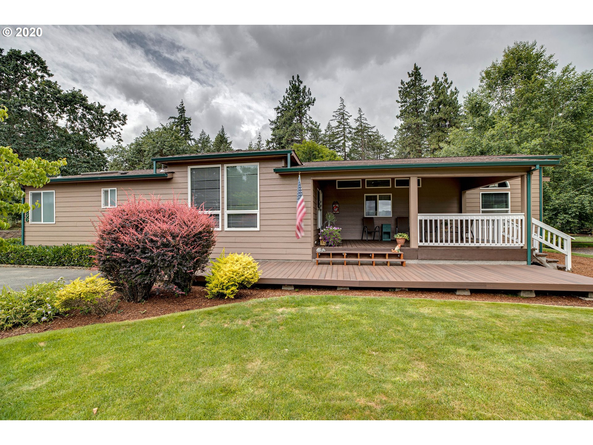 1686 Markham Road Hood River, OR 97031 - Photo 1 of 32 Gallery Image 1