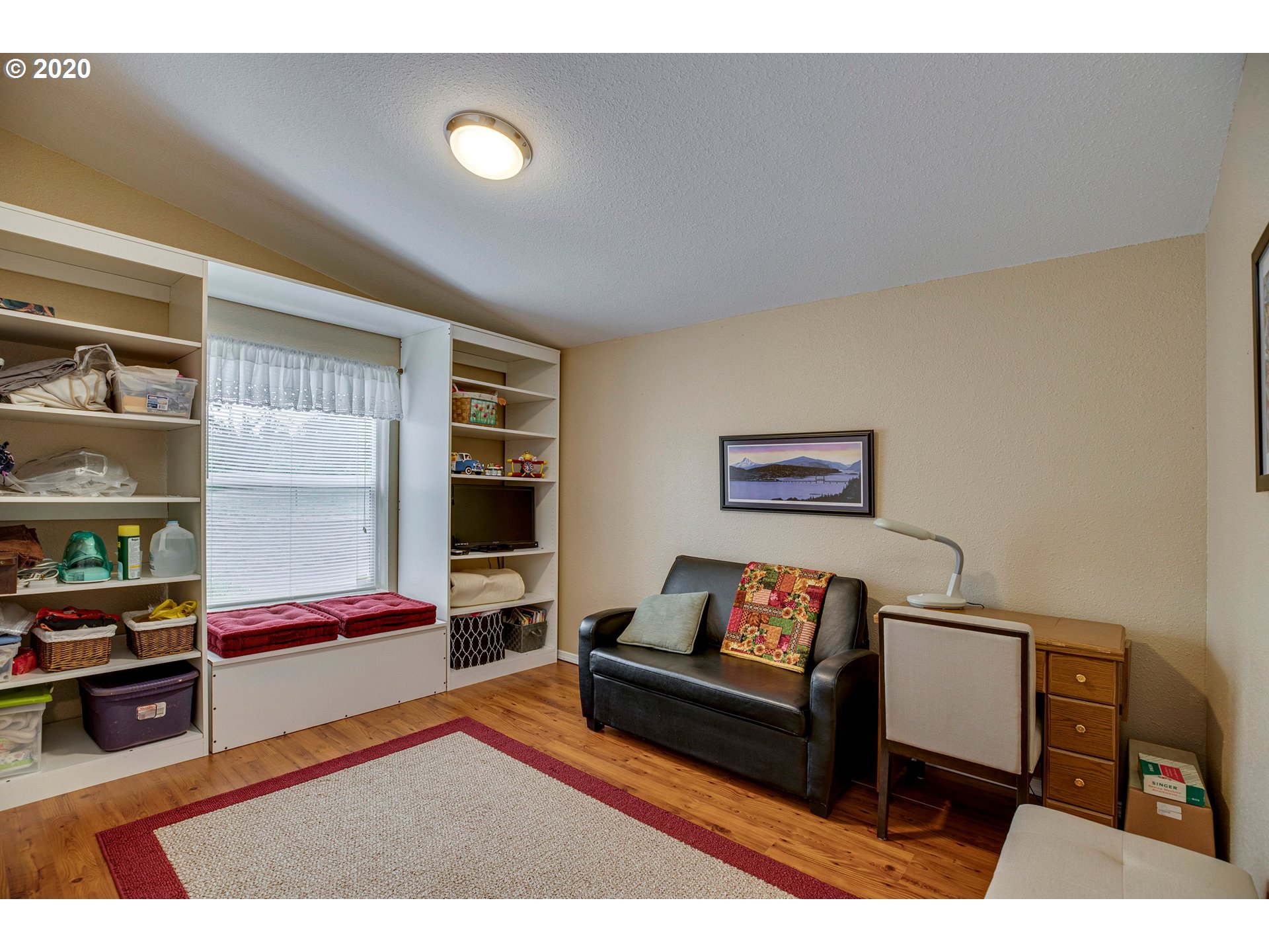 1686 Markham Road Hood River, OR 97031 - Photo 15 of 32 Gallery Image 15