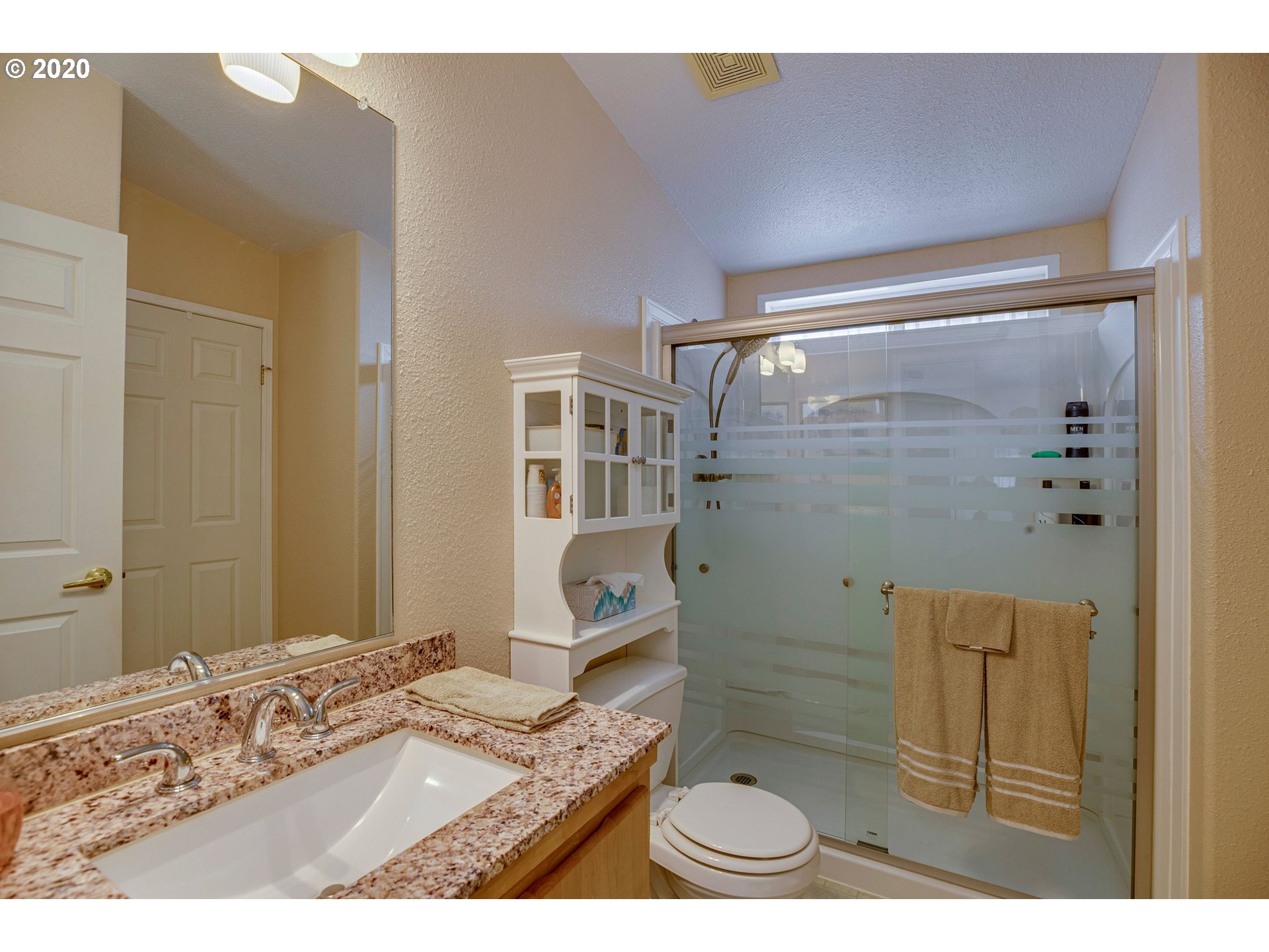 1686 Markham Road Hood River, OR 97031 - Photo 16 of 32 Gallery Image 16