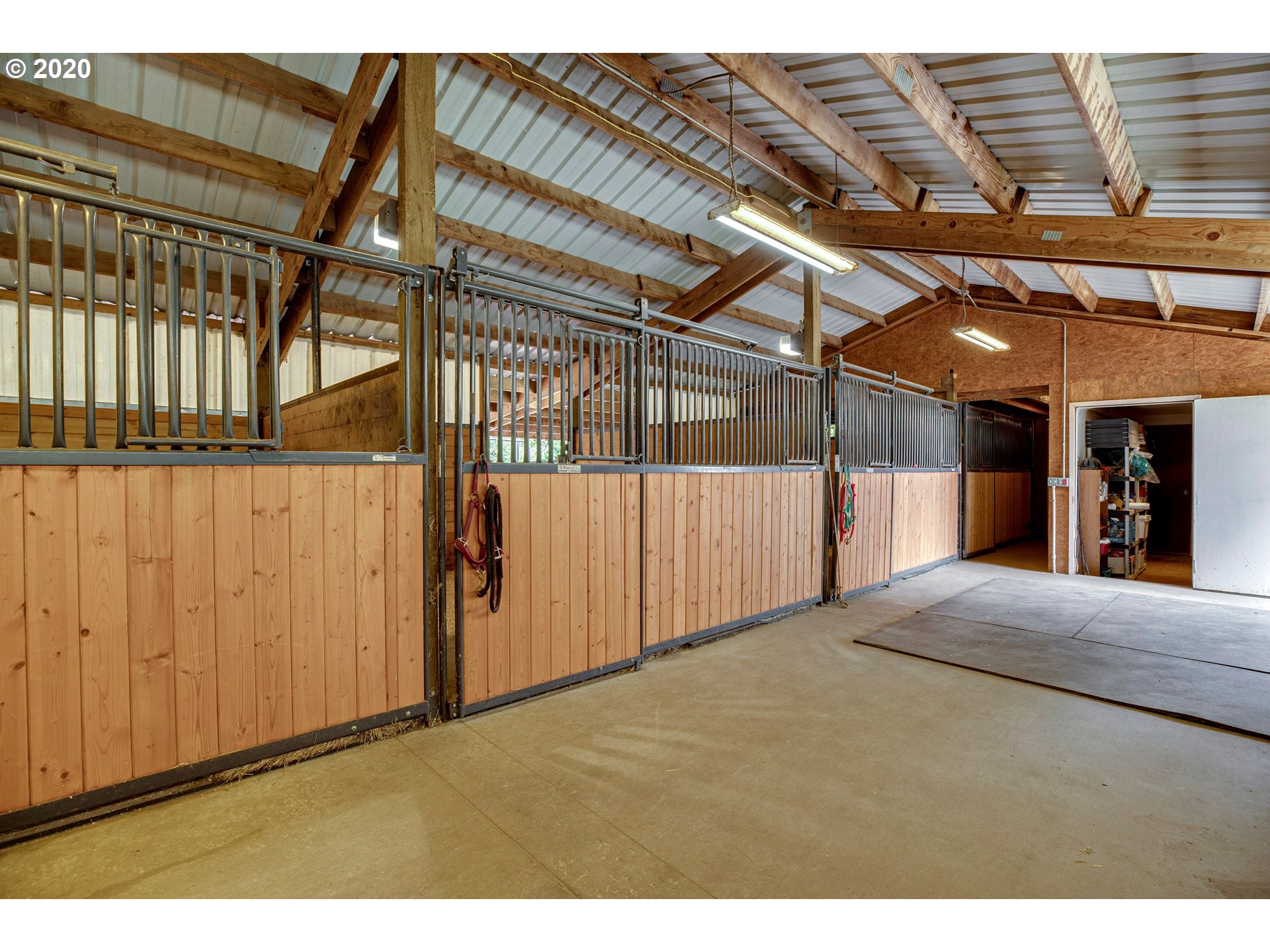 1686 Markham Road Hood River, OR 97031 - Photo 24 of 32 Gallery Image 24