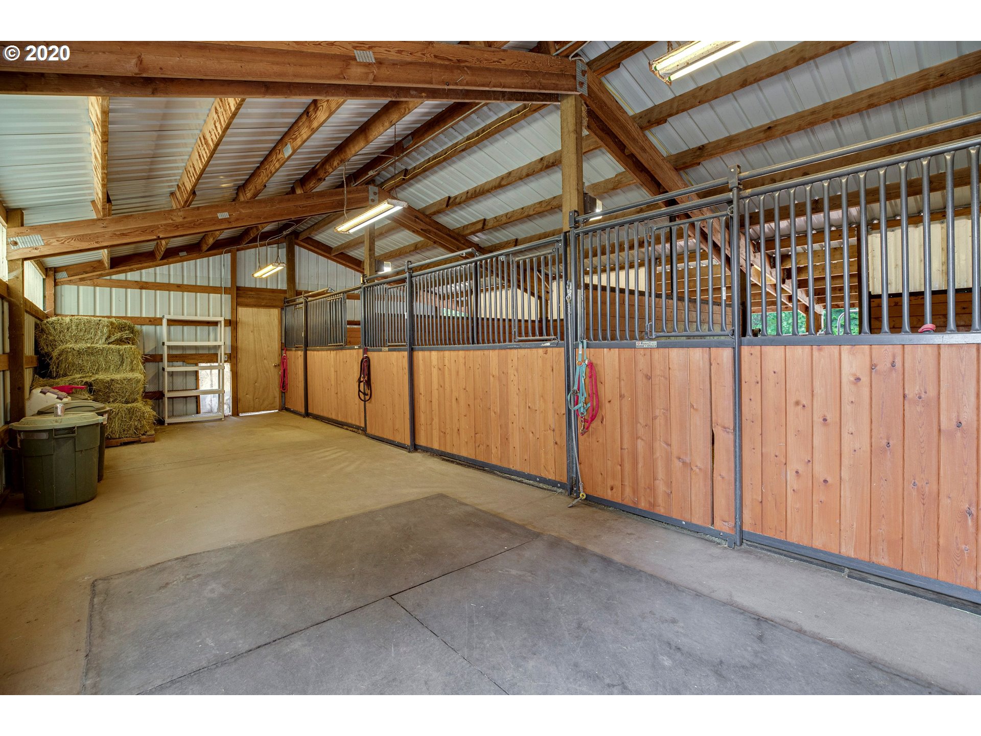 1686 Markham Road Hood River, OR 97031 - Photo 25 of 32 Gallery Image 25