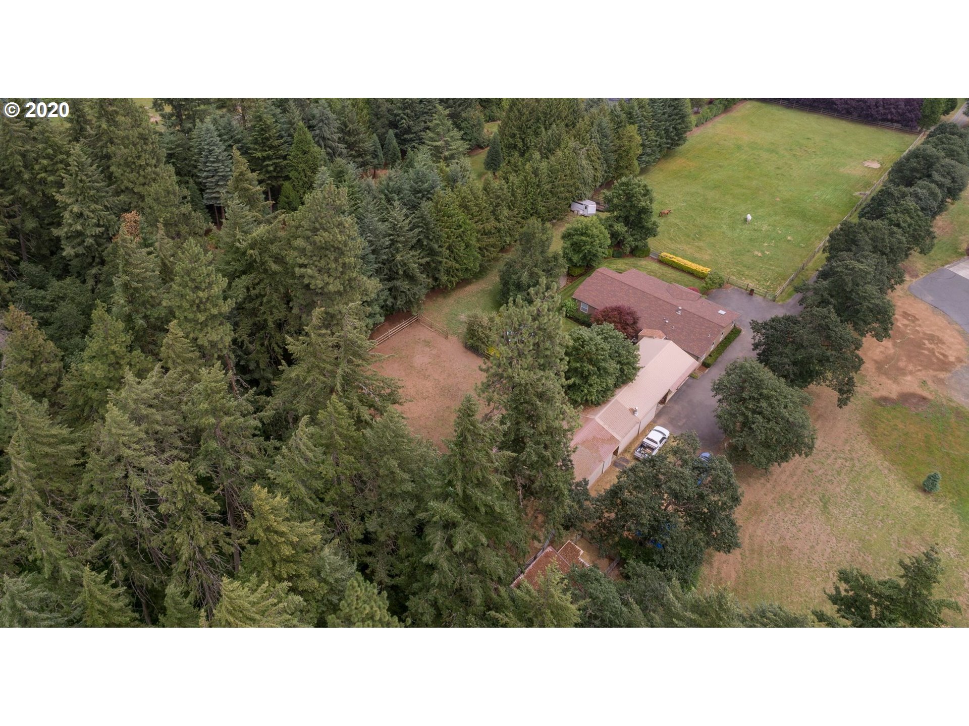 1686 Markham Road Hood River, OR 97031 - Photo 4 of 32 Gallery Image 4