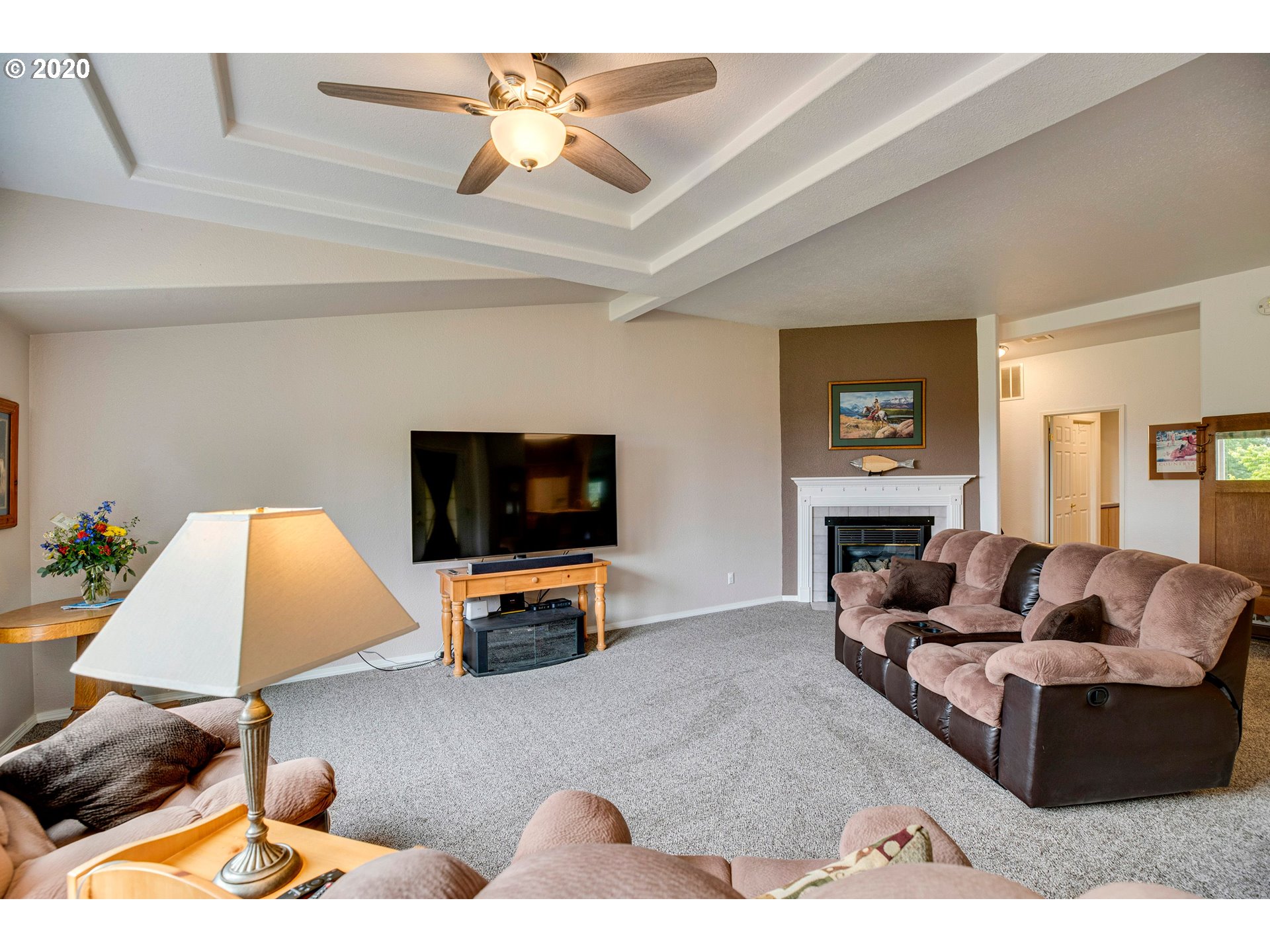 1686 Markham Road Hood River, OR 97031 - Photo 7 of 32 Gallery Image 7