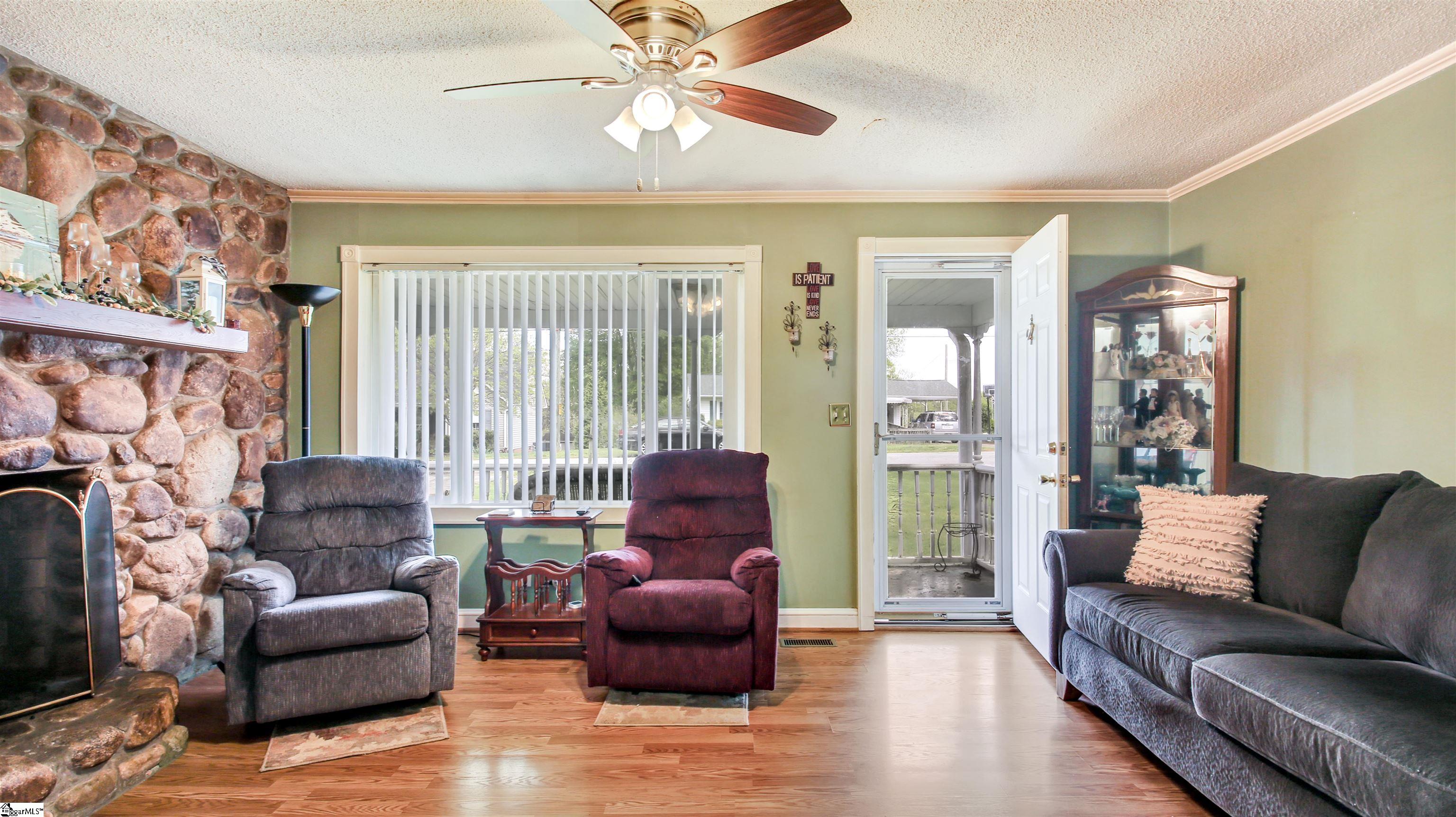 505 Ridgewood Drive Greer, SC 29651 - Photo 6 of 21 Gallery Image 6