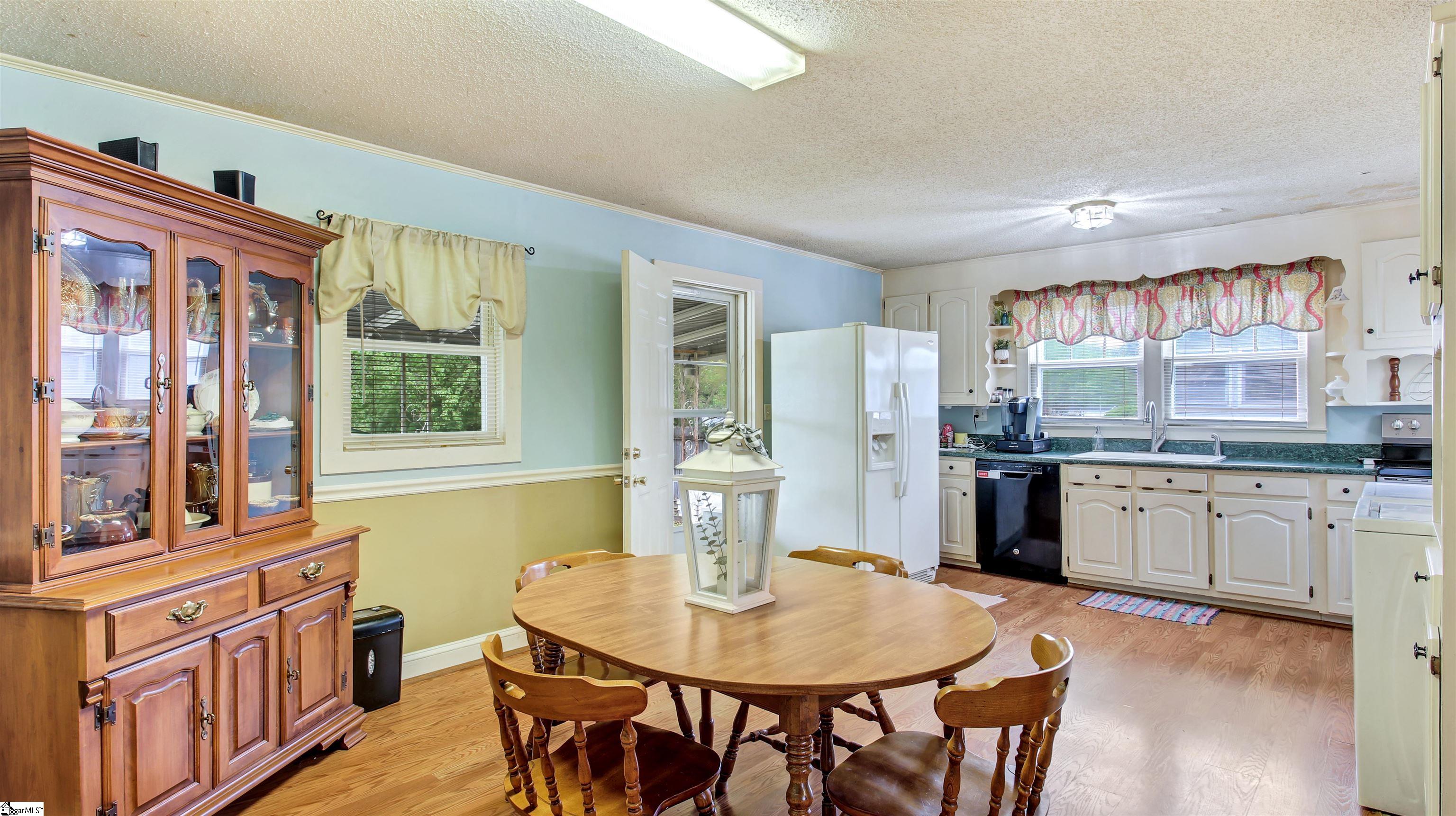 505 Ridgewood Drive Greer, SC 29651 - Photo 9 of 21 Gallery Image 9