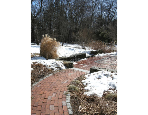 34 High Haith Road Arlington, MA 02476 - Photo 20 of 22 Gallery Image 20