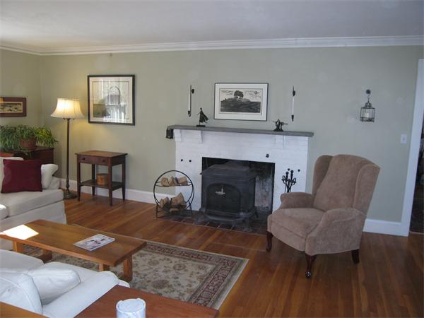 130 Walnut Hill Road Newton, MA 02461 - Photo 3 of 30