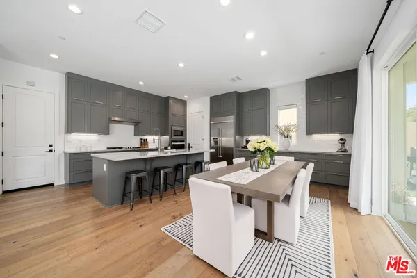 $1,195,000 | 19254 Blackthorn Drive, Santa Clarita, CA 91351