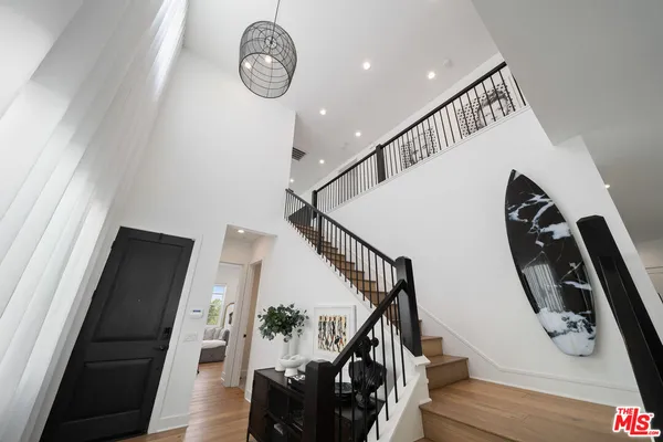 $1,195,000 | 19254 Blackthorn Drive, Santa Clarita, CA 91351