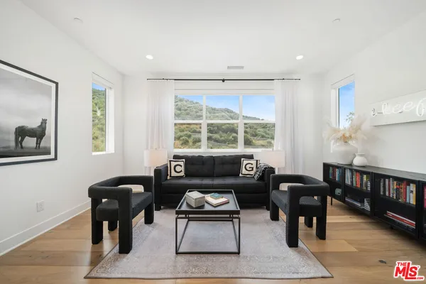 $1,195,000 | 19254 Blackthorn Drive, Santa Clarita, CA 91351