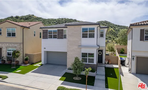 $1,195,000 | 19254 Blackthorn Drive, Santa Clarita, CA 91351