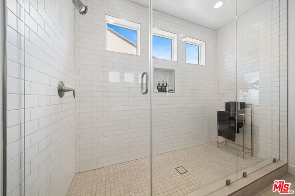 $1,195,000 | 19254 Blackthorn Drive, Santa Clarita, CA 91351