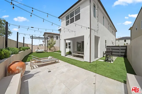 $1,195,000 | 19254 Blackthorn Drive, Santa Clarita, CA 91351