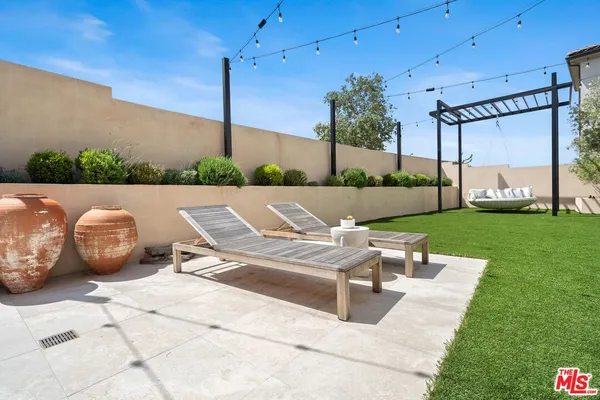 $1,195,000 | 19254 Blackthorn Drive, Santa Clarita, CA 91351