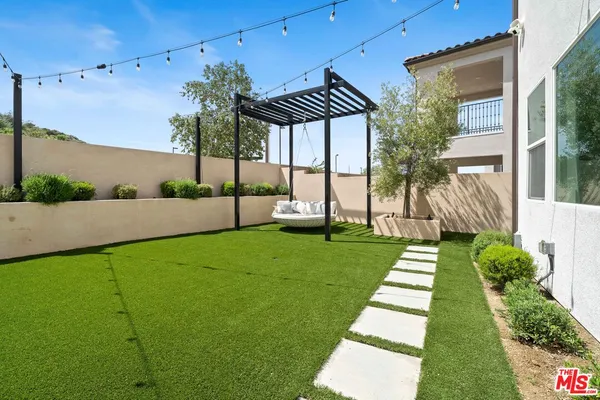 $1,195,000 | 19254 Blackthorn Drive, Santa Clarita, CA 91351