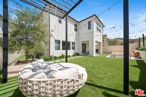 $1,195,000 | 19254 Blackthorn Drive, Santa Clarita, CA 91351