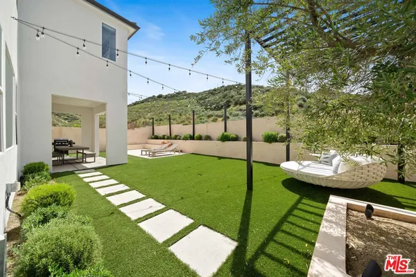 $1,195,000 | 19254 Blackthorn Drive, Santa Clarita, CA 91351