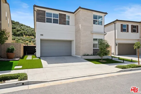 $1,195,000 | 19254 Blackthorn Drive, Santa Clarita, CA 91351