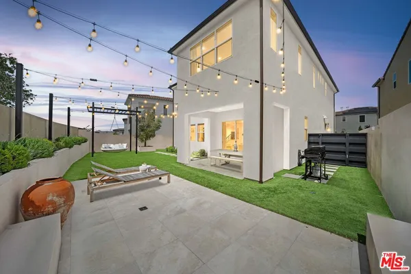$1,195,000 | 19254 Blackthorn Drive, Santa Clarita, CA 91351