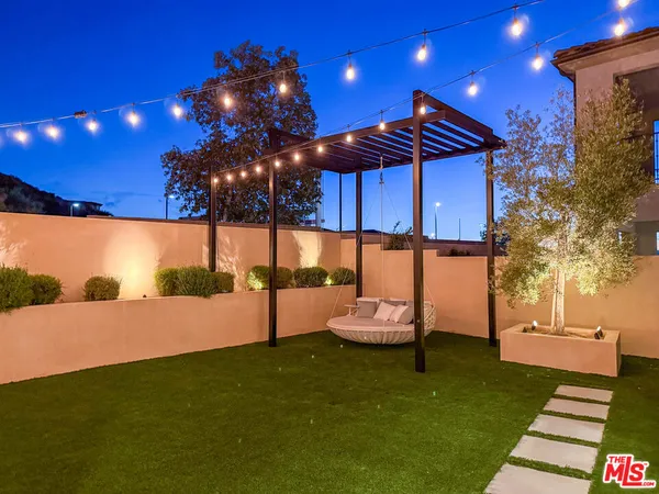 $1,195,000 | 19254 Blackthorn Drive, Santa Clarita, CA 91351