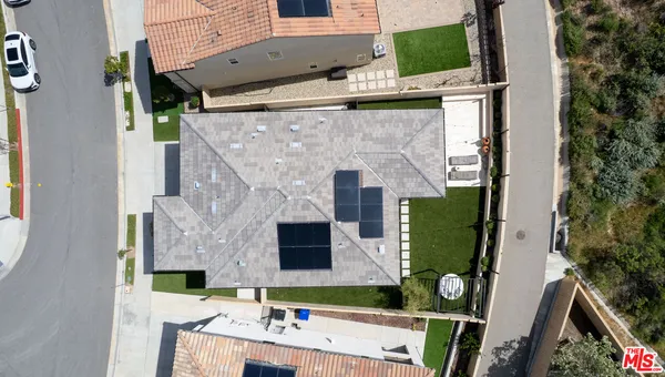 $1,195,000 | 19254 Blackthorn Drive, Santa Clarita, CA 91351