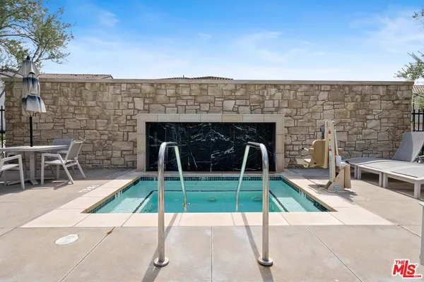 $1,195,000 | 19254 Blackthorn Drive, Santa Clarita, CA 91351