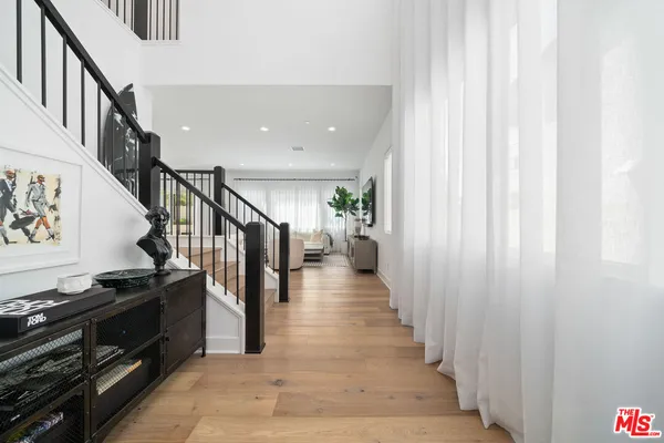 $1,195,000 | 19254 Blackthorn Drive, Santa Clarita, CA 91351