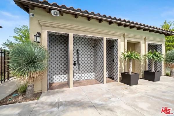$1,195,000 | 19254 Blackthorn Drive, Santa Clarita, CA 91351