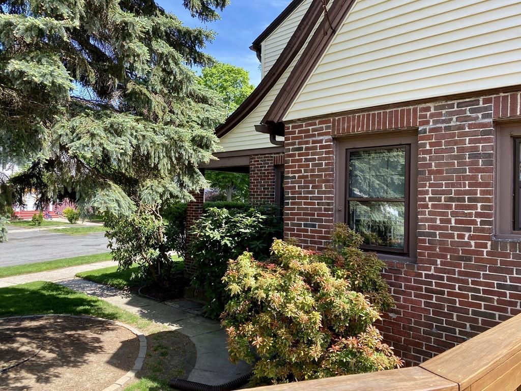 45 Rochelle Street West Springfield, MA 01089 - Photo 3 of 26 Gallery Image 3