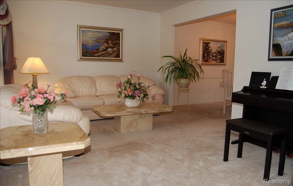 47167 Hanford Road Canton, MI 48187 - Photo 14 of 19 Living Room