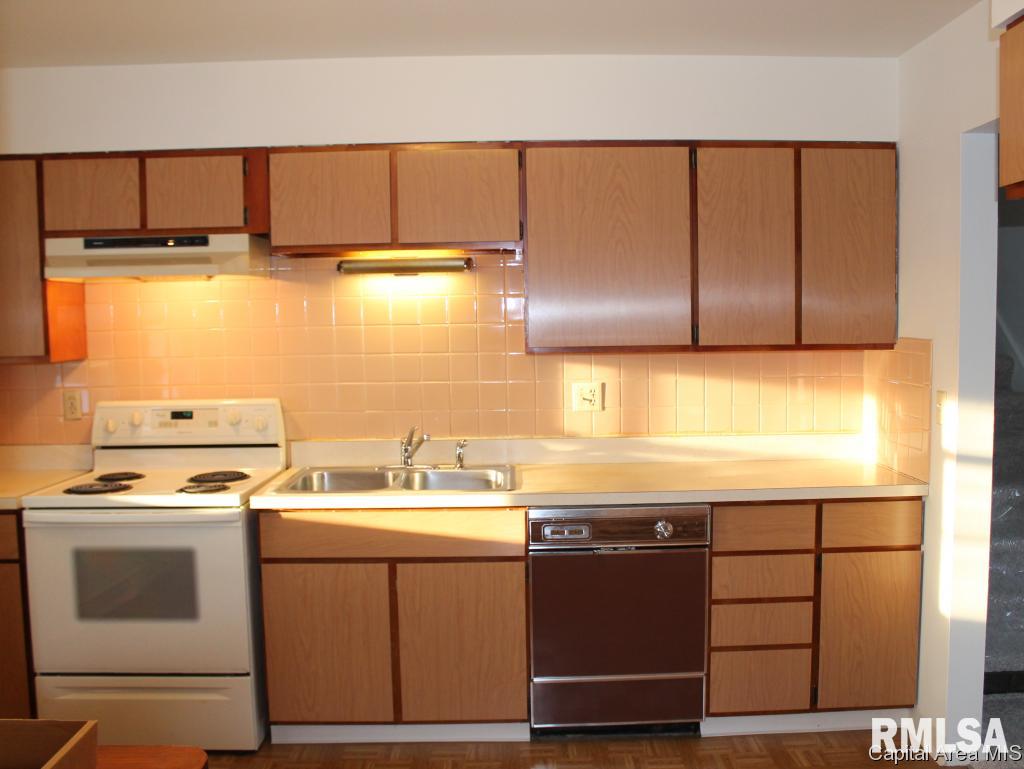 305 Whitefield Road Springfield, IL 62702 - Photo 3 of 8