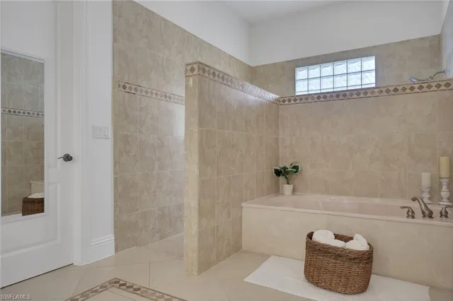 $1,700,000 | 6181 Hidden Oaks Lane, Naples, FL 34119