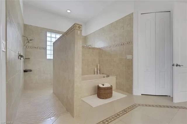 $1,700,000 | 6181 Hidden Oaks Lane, Naples, FL 34119