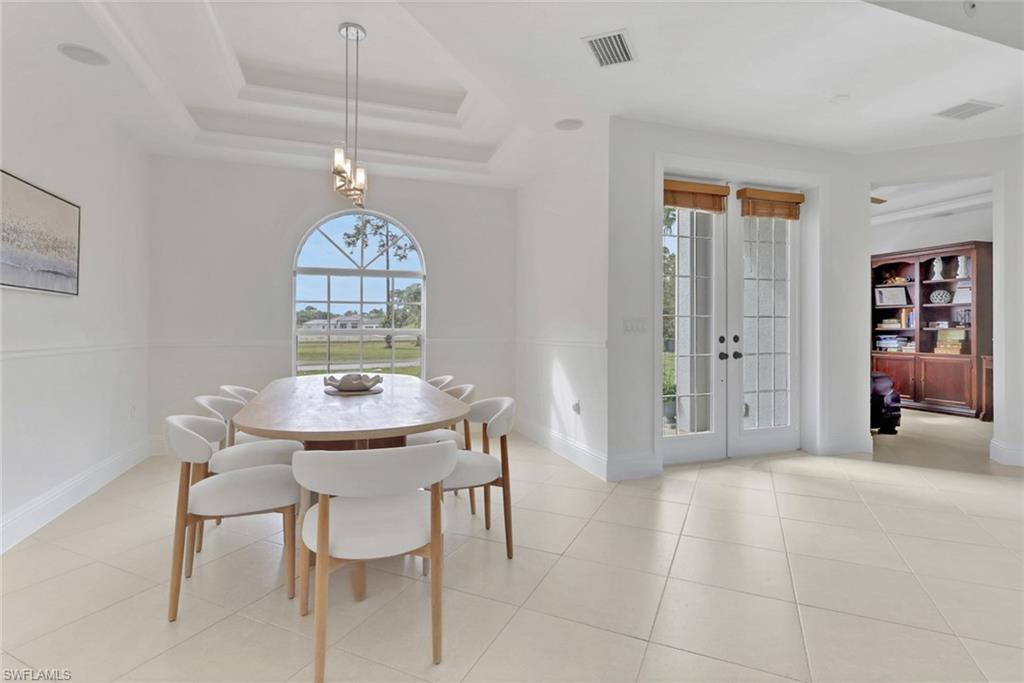 6181 Hidden Oaks Lane Naples, FL 34119 - Photo 16 of 38