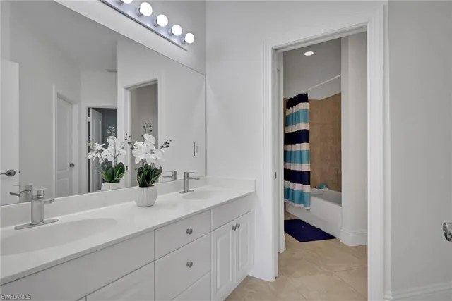 $1,700,000 | 6181 Hidden Oaks Lane, Naples, FL 34119