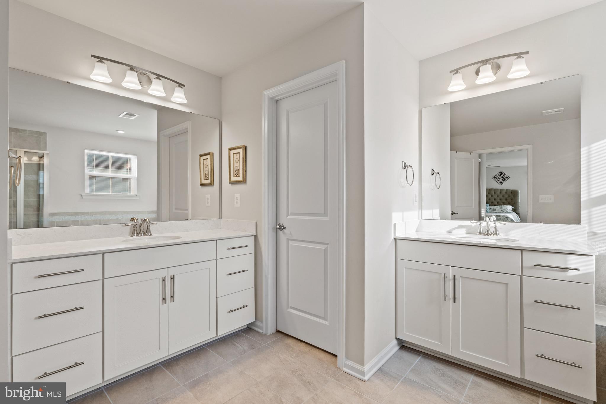 4554 Morley Loop Woodbridge, VA 22192 - Photo 43 of 57 Spacious full bath at Primary suite room