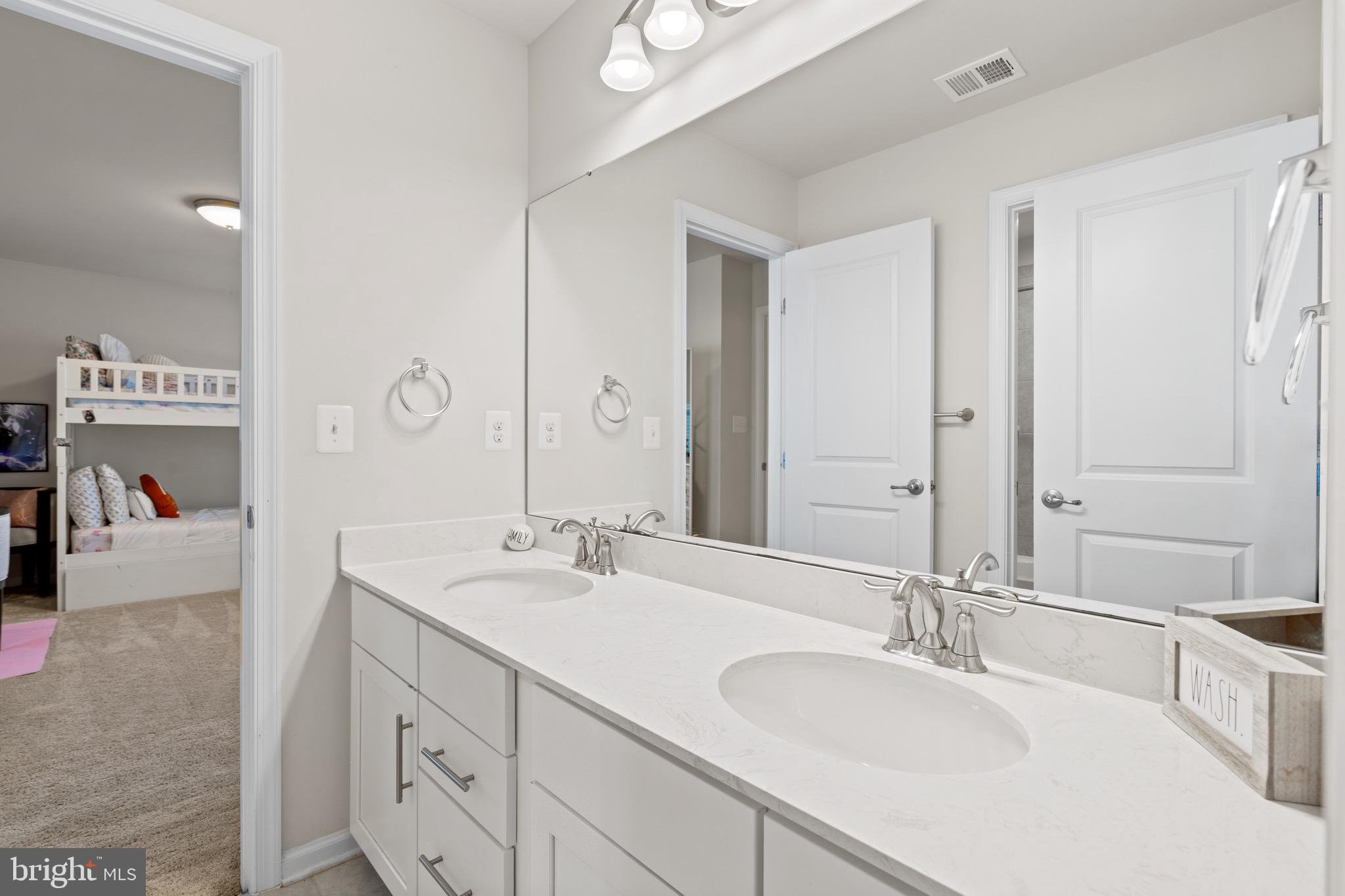 4554 Morley Loop Woodbridge, VA 22192 - Photo 48 of 57 Full bath fit kids with tub