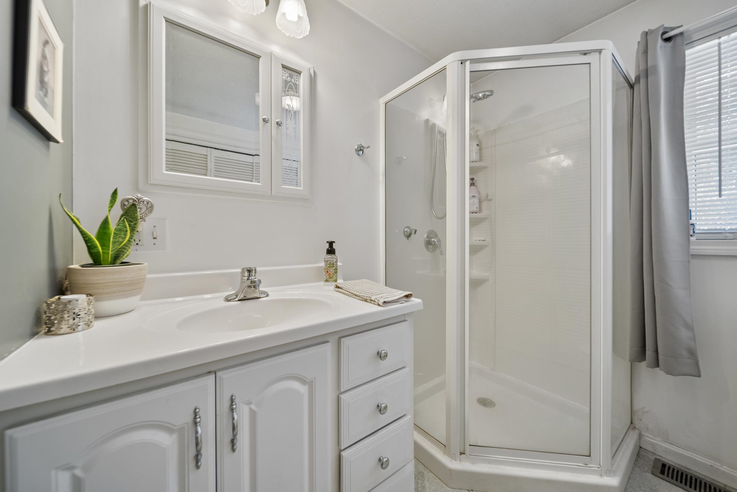 1 Jill Road Salem, NH 03079 - Photo 19 of 43 Gallery Image 19
