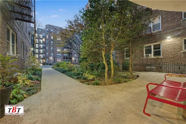 $499,000 | 915 East 17th Street, Unit 214 | Midwood