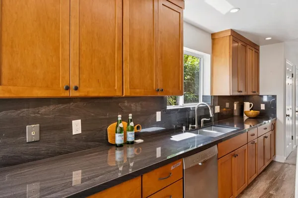 $1,999,000 | 533 Alsace Lorraine Avenue, Half Moon Bay, CA 94019