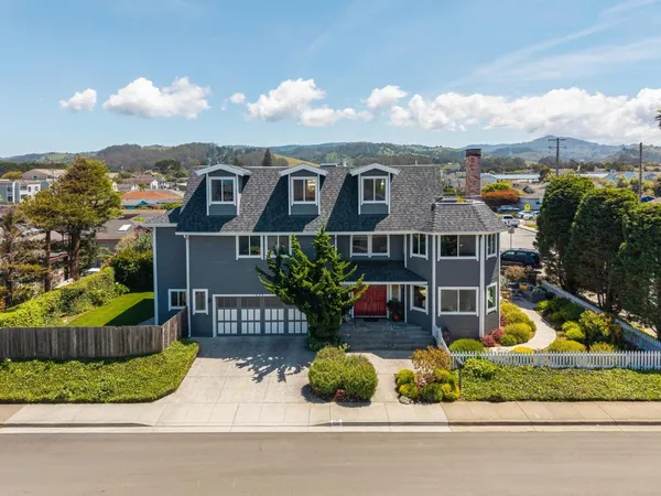 $1,999,000 | 533 Alsace Lorraine Avenue, Half Moon Bay, CA 94019