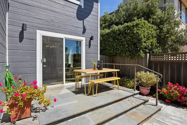 $1,999,000 | 533 Alsace Lorraine Avenue, Half Moon Bay, CA 94019