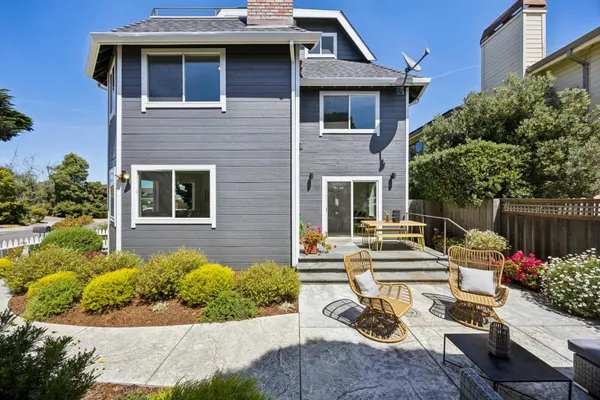 $1,999,000 | 533 Alsace Lorraine Avenue, Half Moon Bay, CA 94019