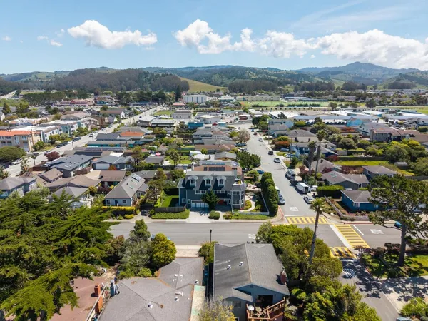 $1,999,000 | 533 Alsace Lorraine Avenue, Half Moon Bay, CA 94019