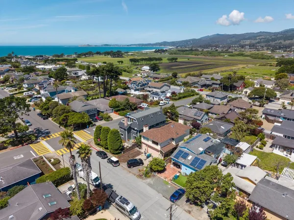 $1,999,000 | 533 Alsace Lorraine Avenue, Half Moon Bay, CA 94019