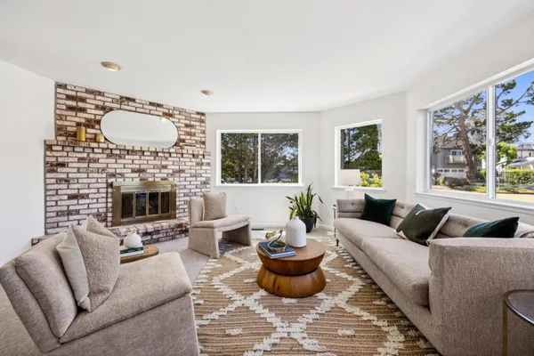 $1,999,000 | 533 Alsace Lorraine Avenue, Half Moon Bay, CA 94019