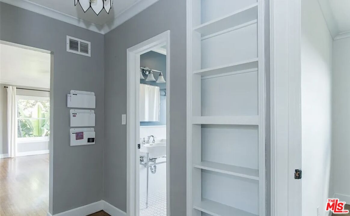 7032 Trask Avenue Playa del Rey, CA 90293 - Photo 13 of 35