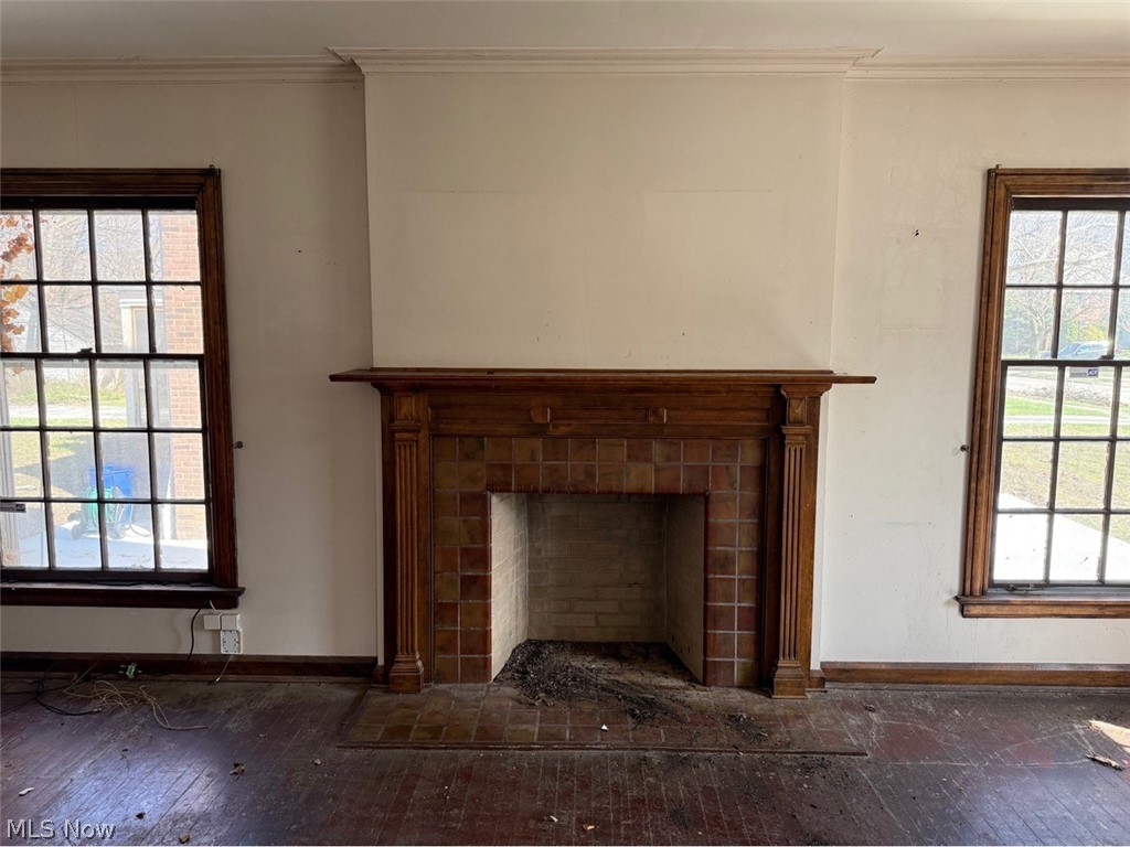 16173 Glynn Road East Cleveland, OH 44112 - Photo 3 of 37
